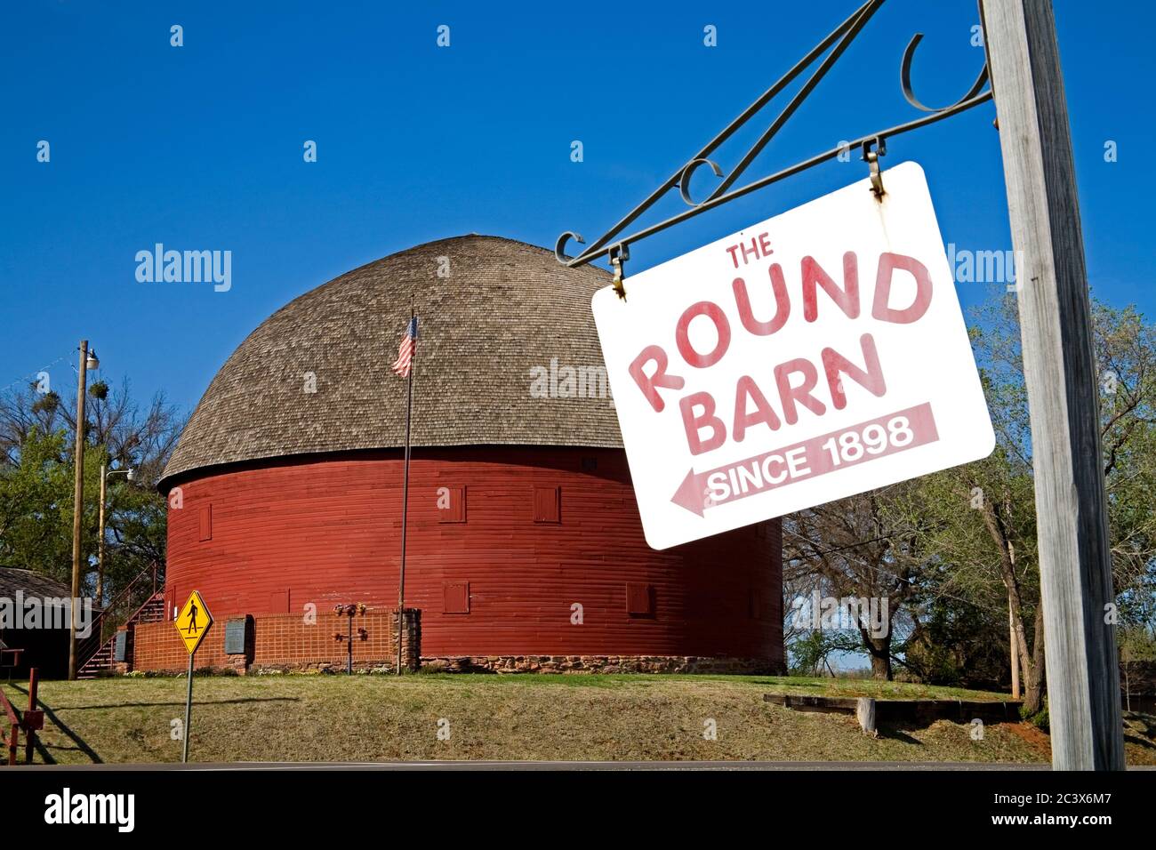 Historic Round Barn on Route 66, Arcadia, Oklahoma, USA Stock Photo