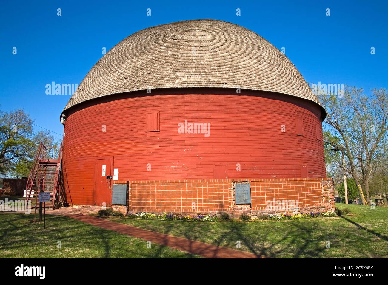 Historic Round Barn on Route 66, Arcadia, Oklahoma, USA Stock Photo Alamy