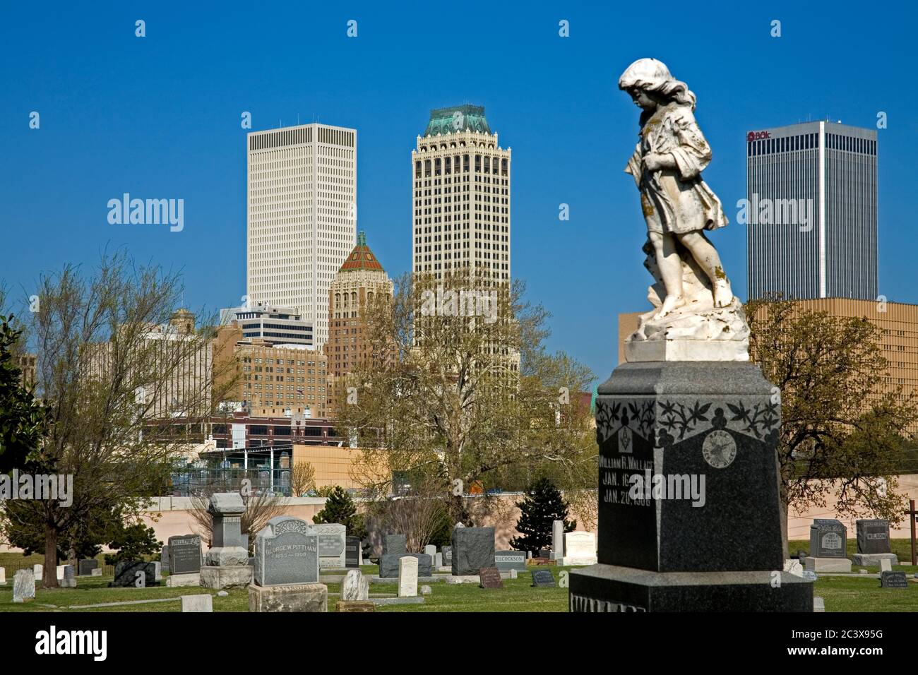 Oak Lawn Cemetery, Downtown Tulsa, Oklahoma, USA Stock Photo Alamy