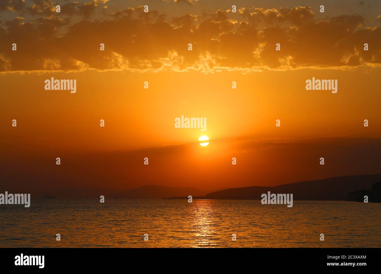 Beautiful photo of the sea landscape in the evening at sunset Stock ...