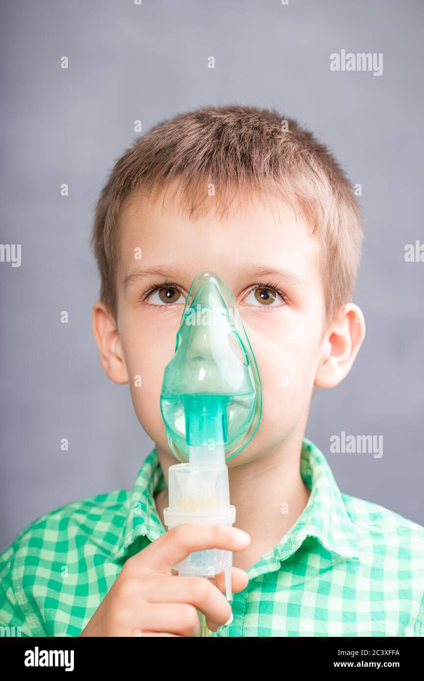 Smoke inhalation mask hires stock photography and images Alamy
