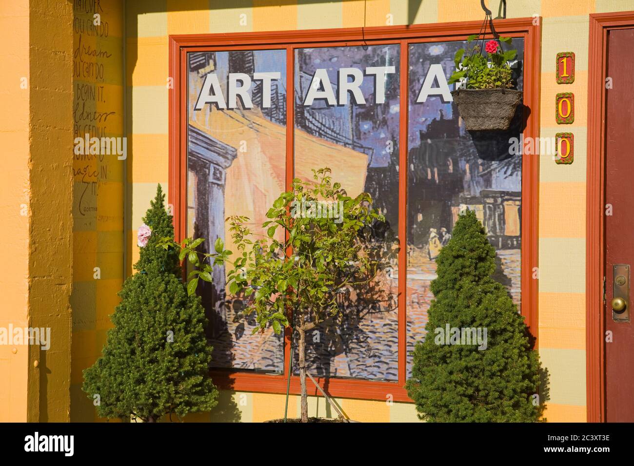 Art supply store on the Astoria waterfront Stock Photo - Alamy