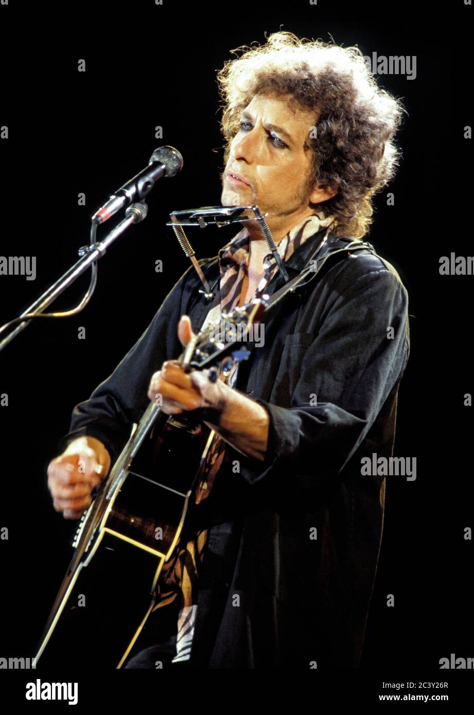 洋楽 BOB DYLAN / ALL ROADS LEAD TO WEMBLEY hqdefault.jpg