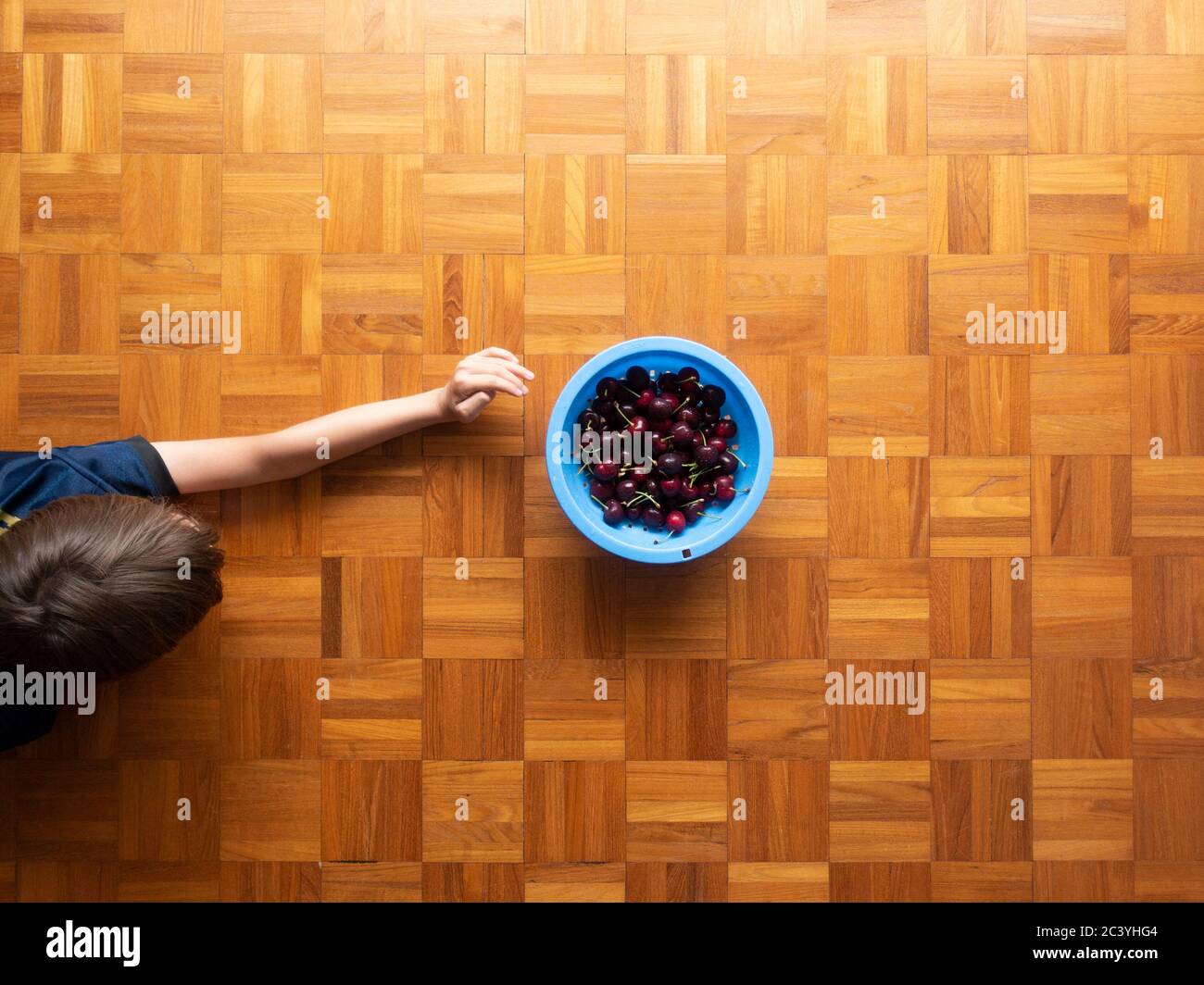 Cherry picker fruit hires stock photography and images Alamy