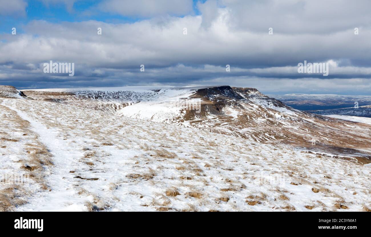 Snowy winter view of Wild Boar Fell in the Yorkshire Dales National Park from Swarth Fell Stock Photo