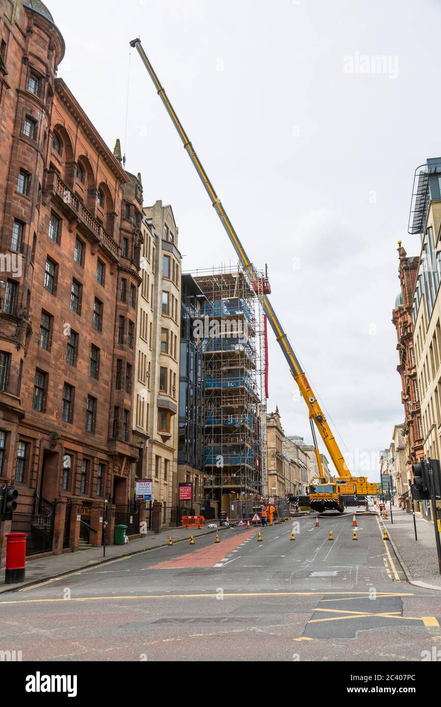 Mobile cranes hires stock photography and images Alamy