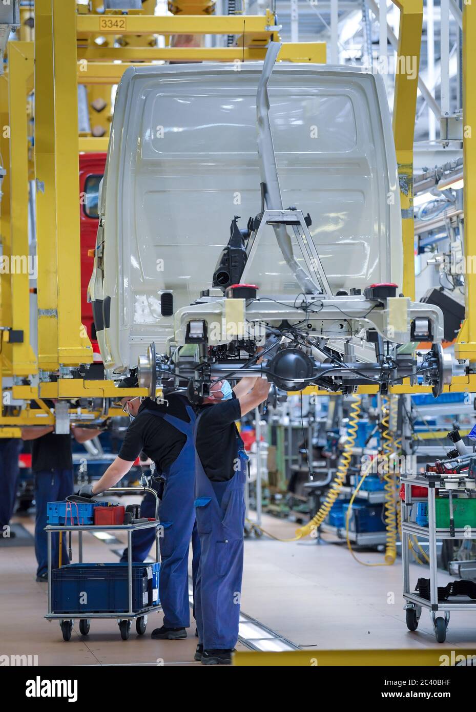 Mercedes benz sprinter production hi-res stock photography and images ...