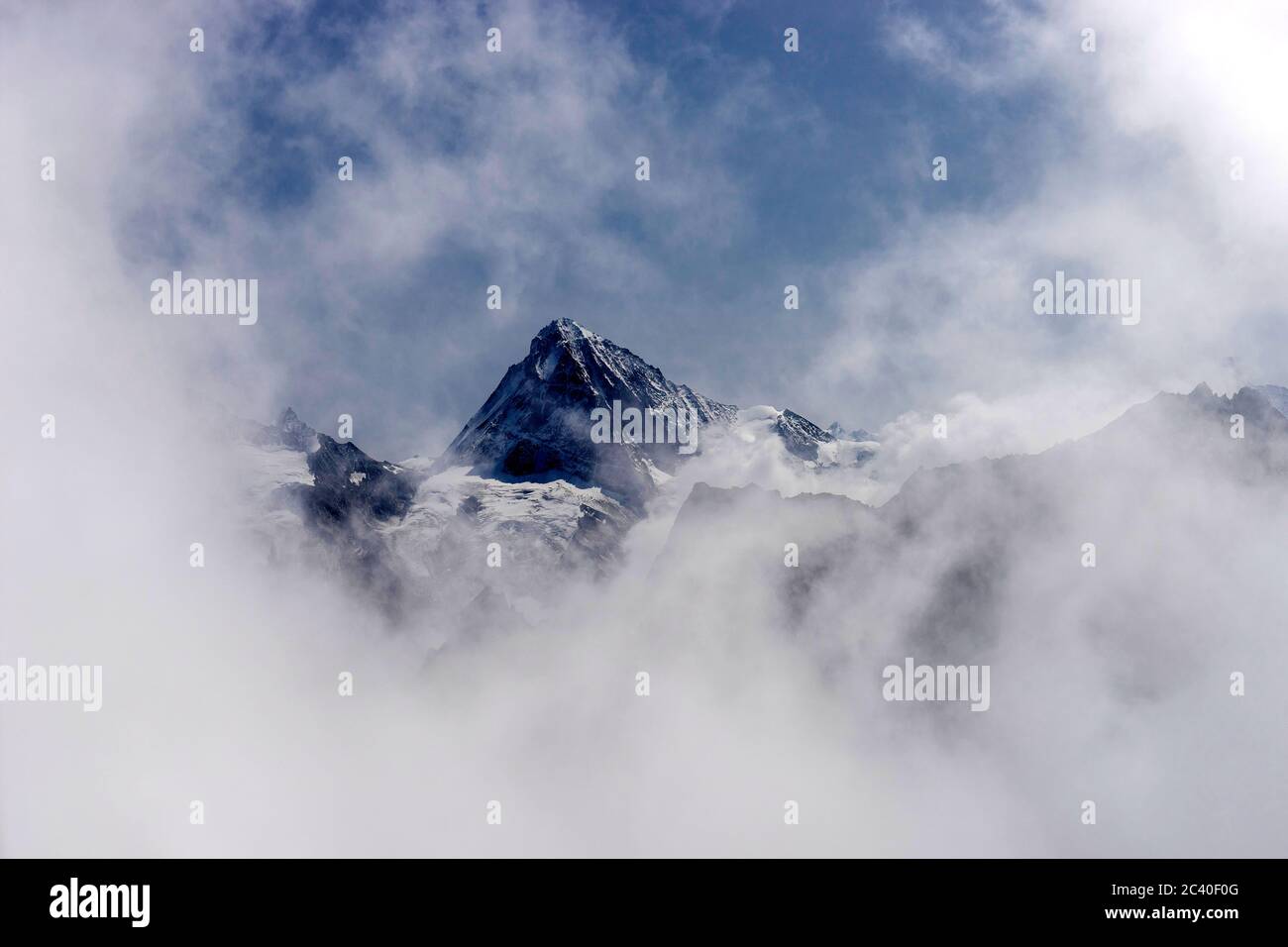 Die Dent Blanche, Sicht vom Gipfel des Mont de l'Etoile, Val d'Arolla, Kanton Wallis. Stock Photo
