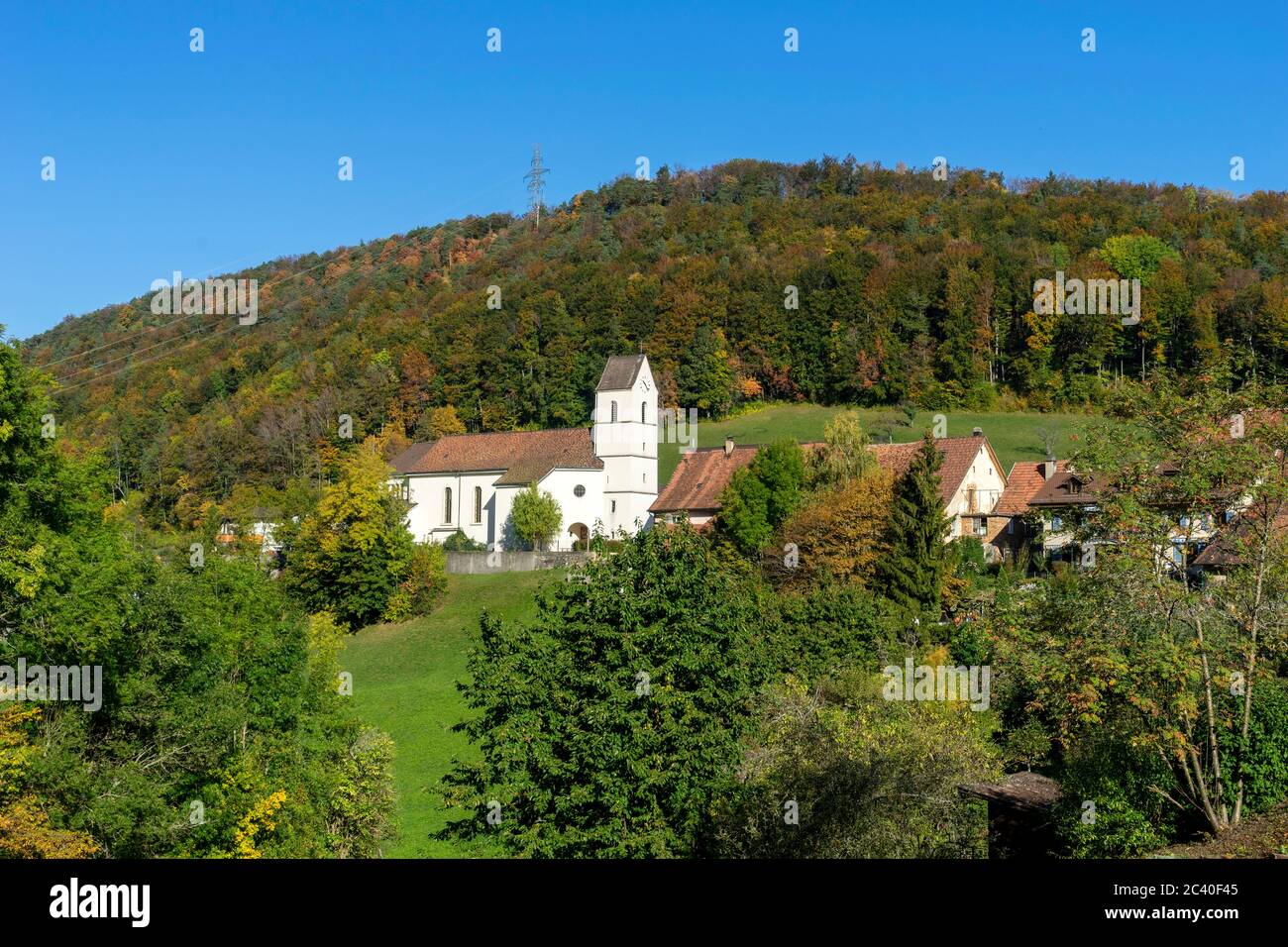 Das Dorf Grindel im Solothurner Jura Schwarzbubenland) mit dem Rütliberg dahinter. (no property-release) Stock Photo