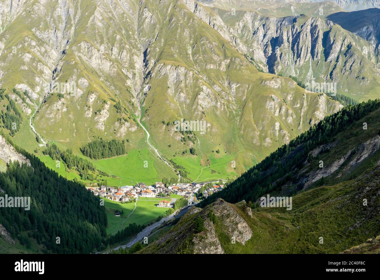 Das Dorf Samnaun, Unterengadin, Kanton Graubünden. Stock Photo