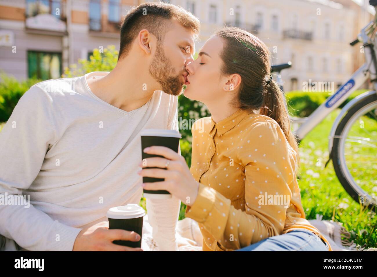 Man kiss woman lips hi-res stock photography and images - Alamy