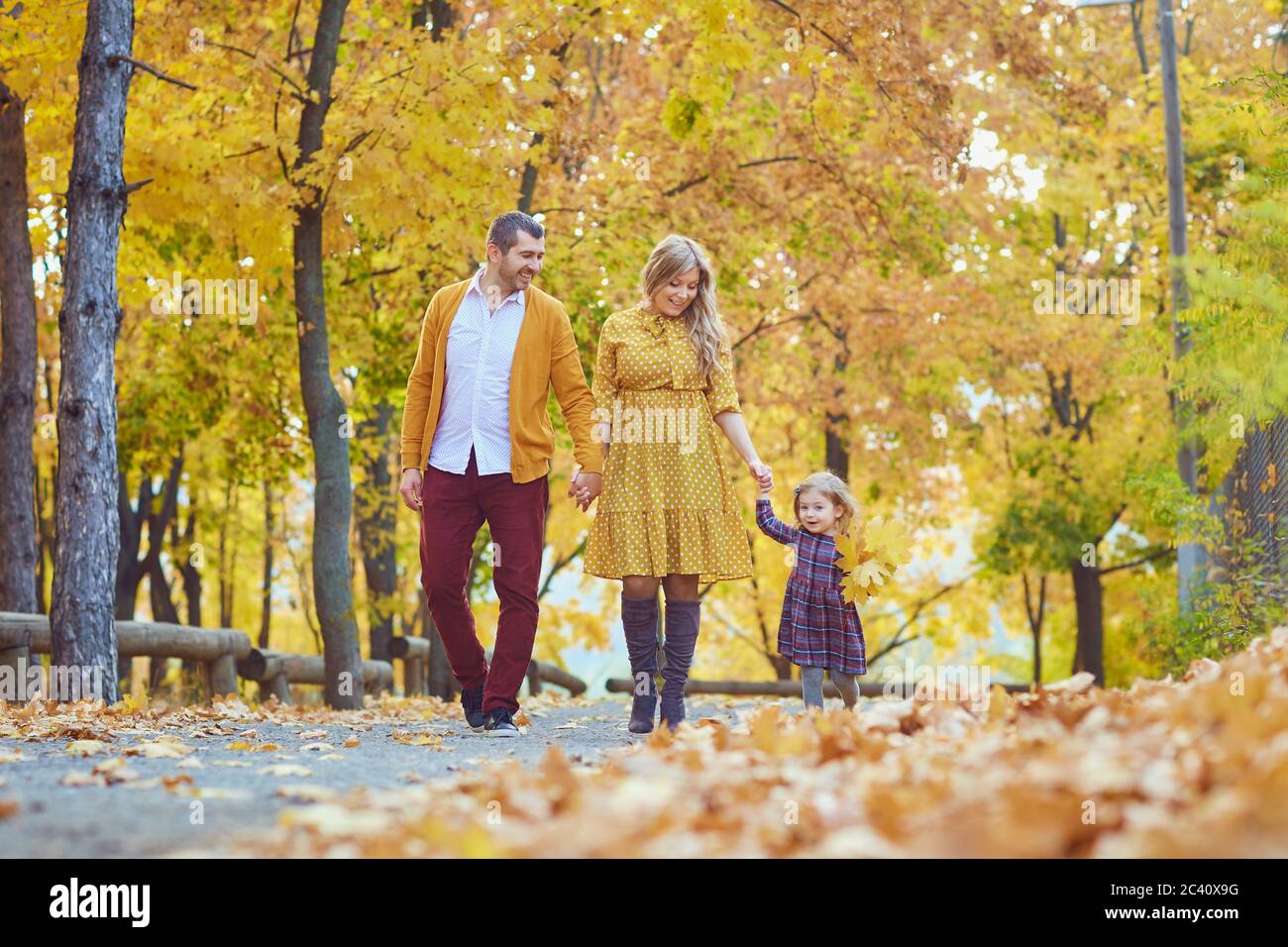 Walking with family hi-res stock photography and images - Alamy
