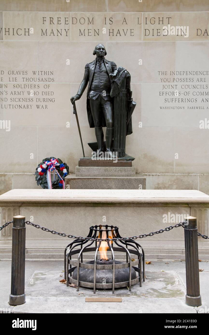 Tomb of the Unknown Soldier, Washington Square, Philadelphia, Pennsylvania, USA Stock Photo