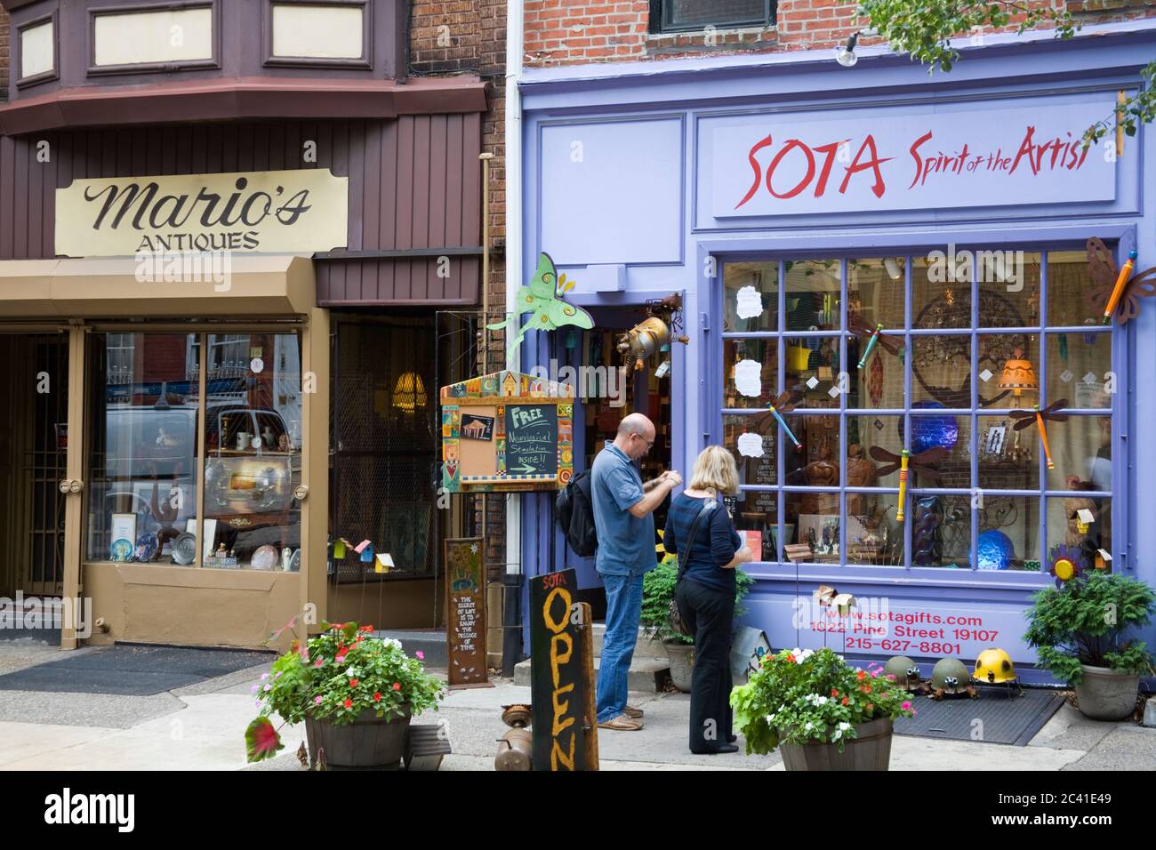 Downtown antiques hires stock photography and images Alamy