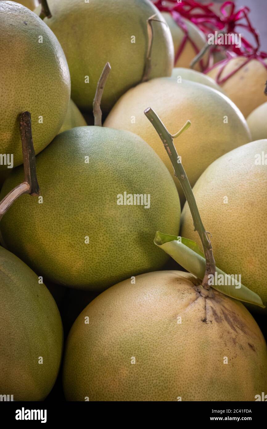 Citrus grandis at fruit market hires stock photography and images Alamy