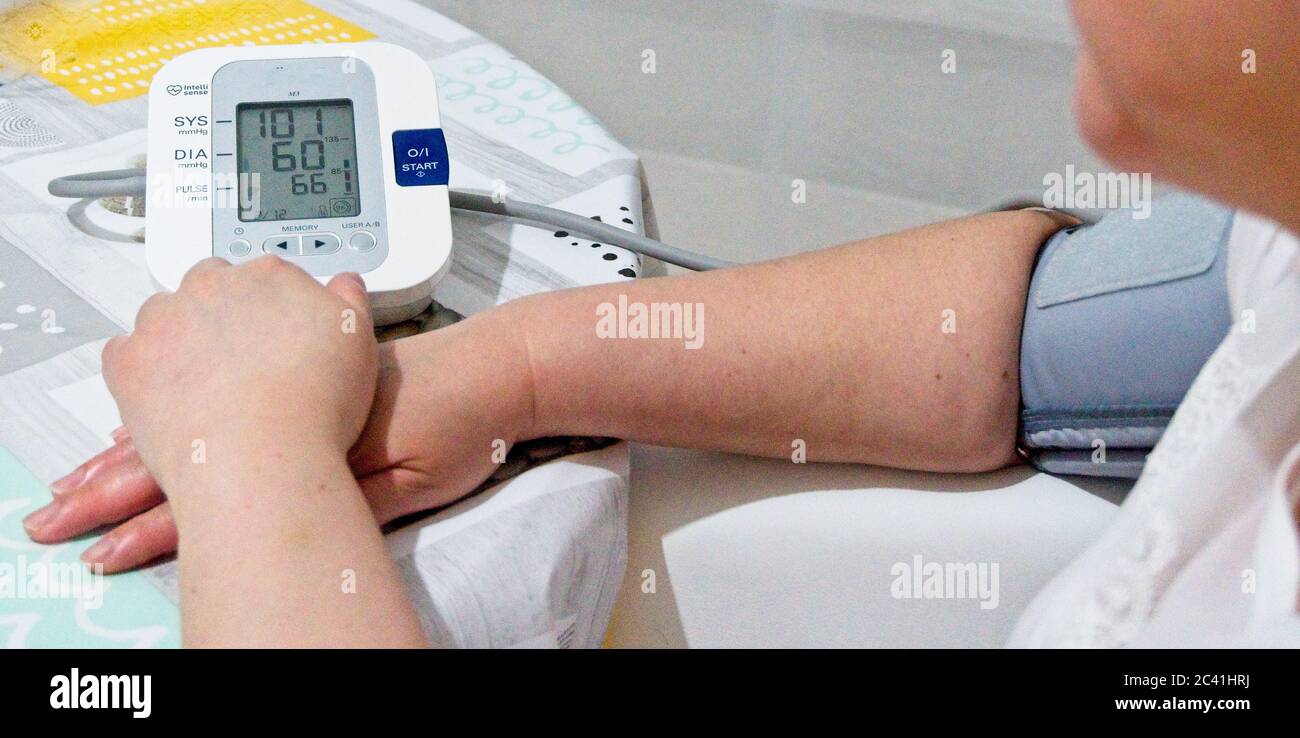 Blood pressure machine hi-res stock photography and images - Alamy