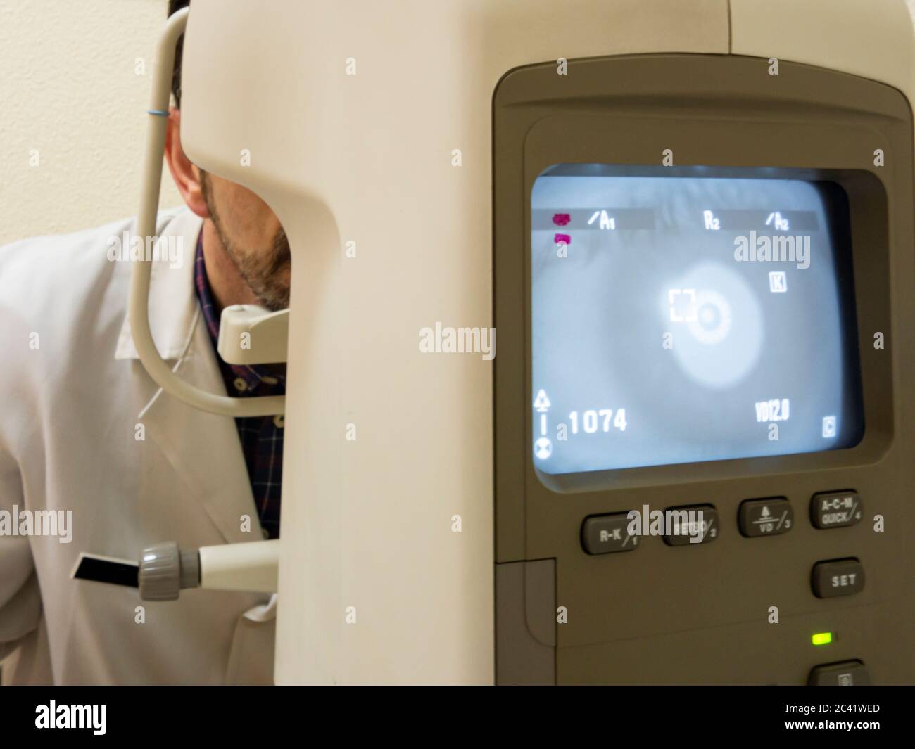 Optometrist Measurements In An Optical Cabinet Stock Photo - Alamy