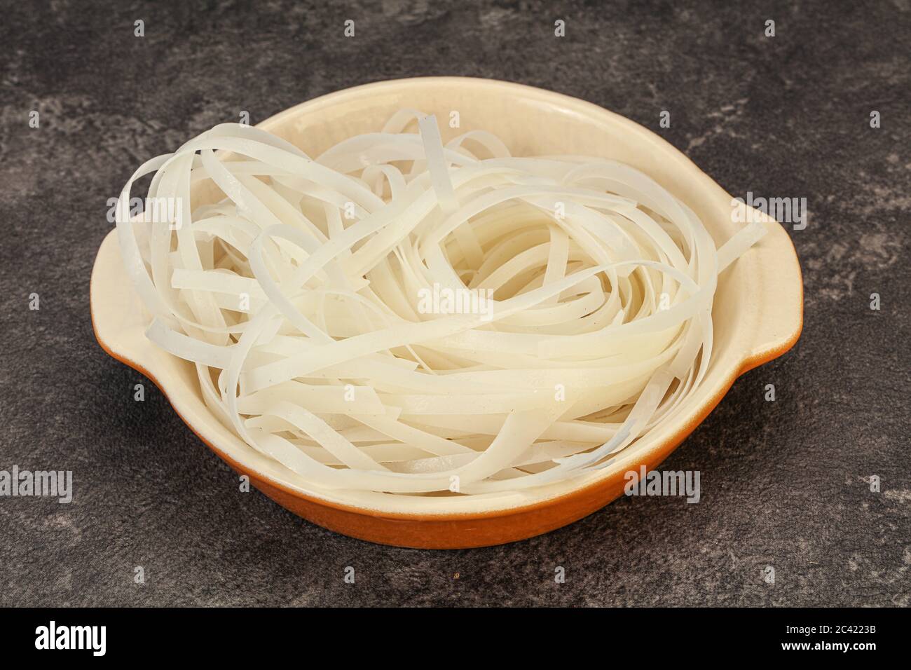 Boiled rice noodle ready for cooking Stock Photo - Alamy