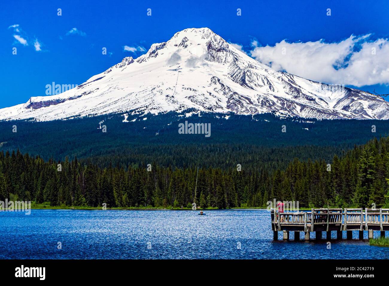 Snowy Mount Hood southern slope view from Trillium Lake, Government Camp, Mt Hood National Forest, Oregon. Stock Photo