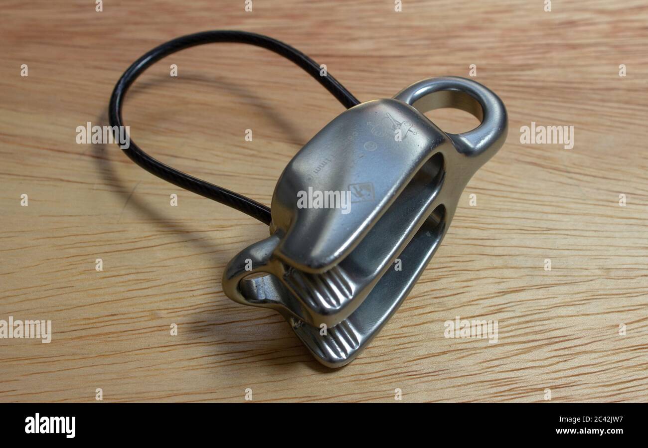 Belay device (ATC) with guide mode function Stock Photo Alamy