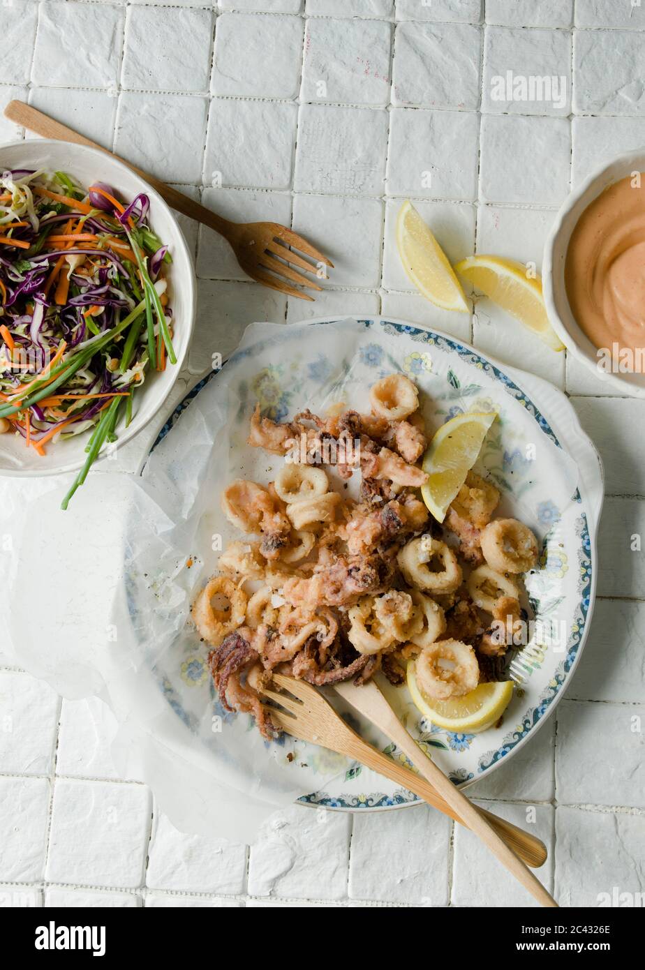 Salt & Pepper Squid with coleslaw Stock Photo - Alamy