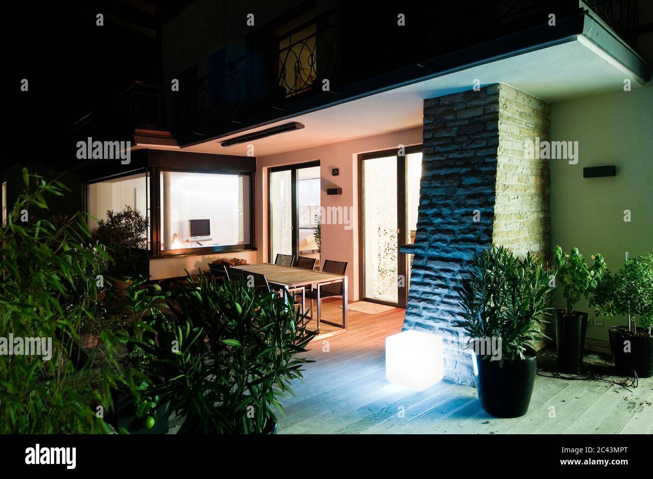 Illuminated design hi-res stock photography and images - Alamy