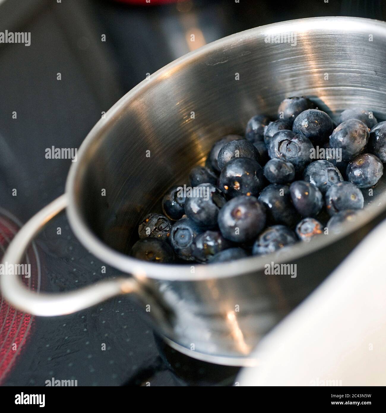 Europe stove hi-res stock photography and images - Page 12 - Alamy