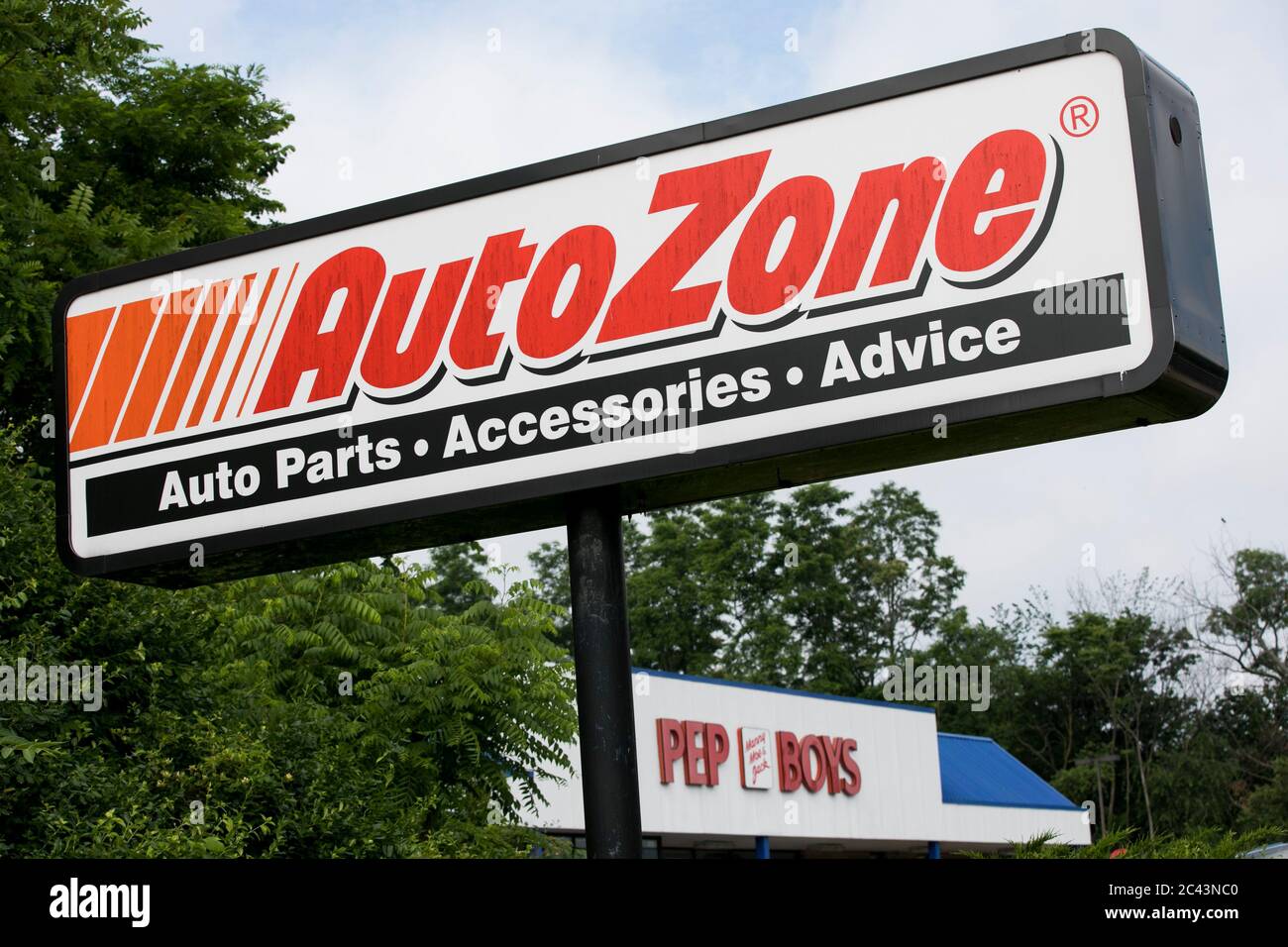 Autozone High Resolution Stock Photography And Images Alamy