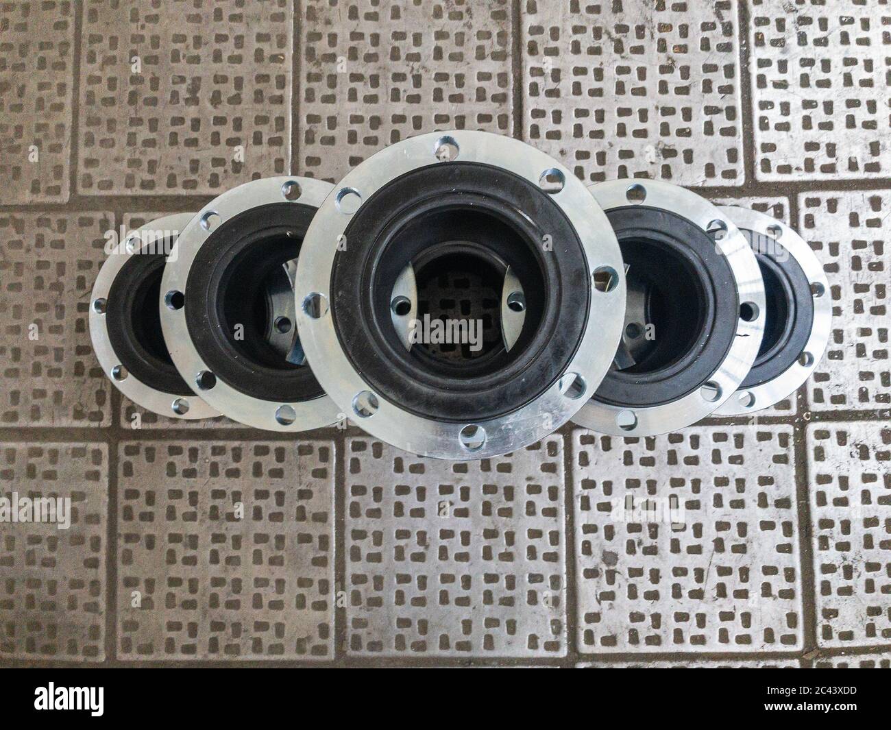 Rubber expansion joints for reduce vibration and dampen sound