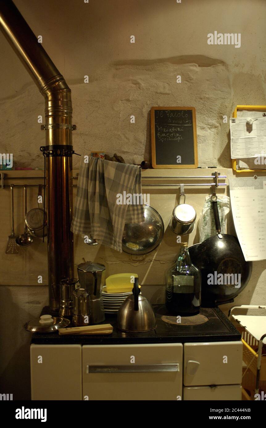 Old fashioned kitchen Stock Photo - Alamy