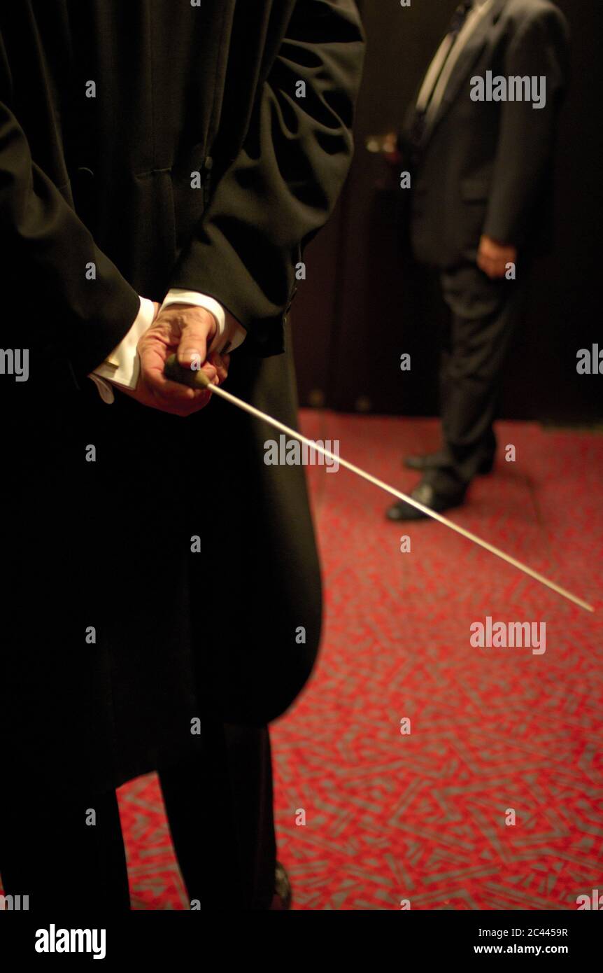 Conductor orchestra behind hi-res stock photography and images - Alamy