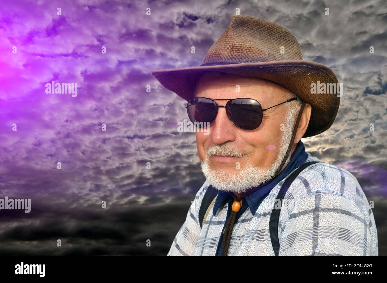 Smiling old man sunglasses beard hi-res stock photography and
