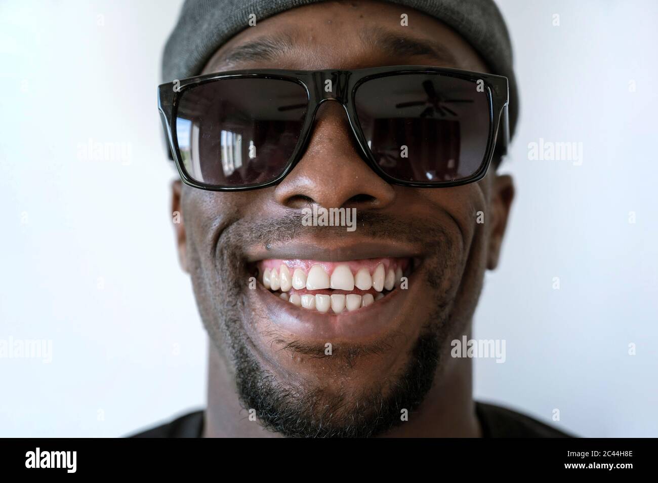 Smiling mouth close up man hi-res stock photography and images - Alamy