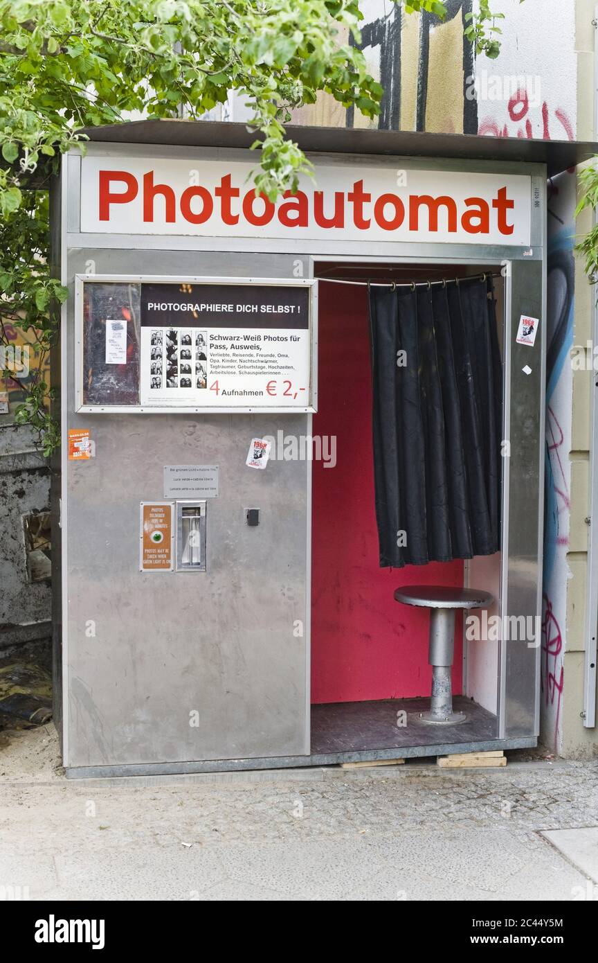 ID card machine Stock Photo - Alamy