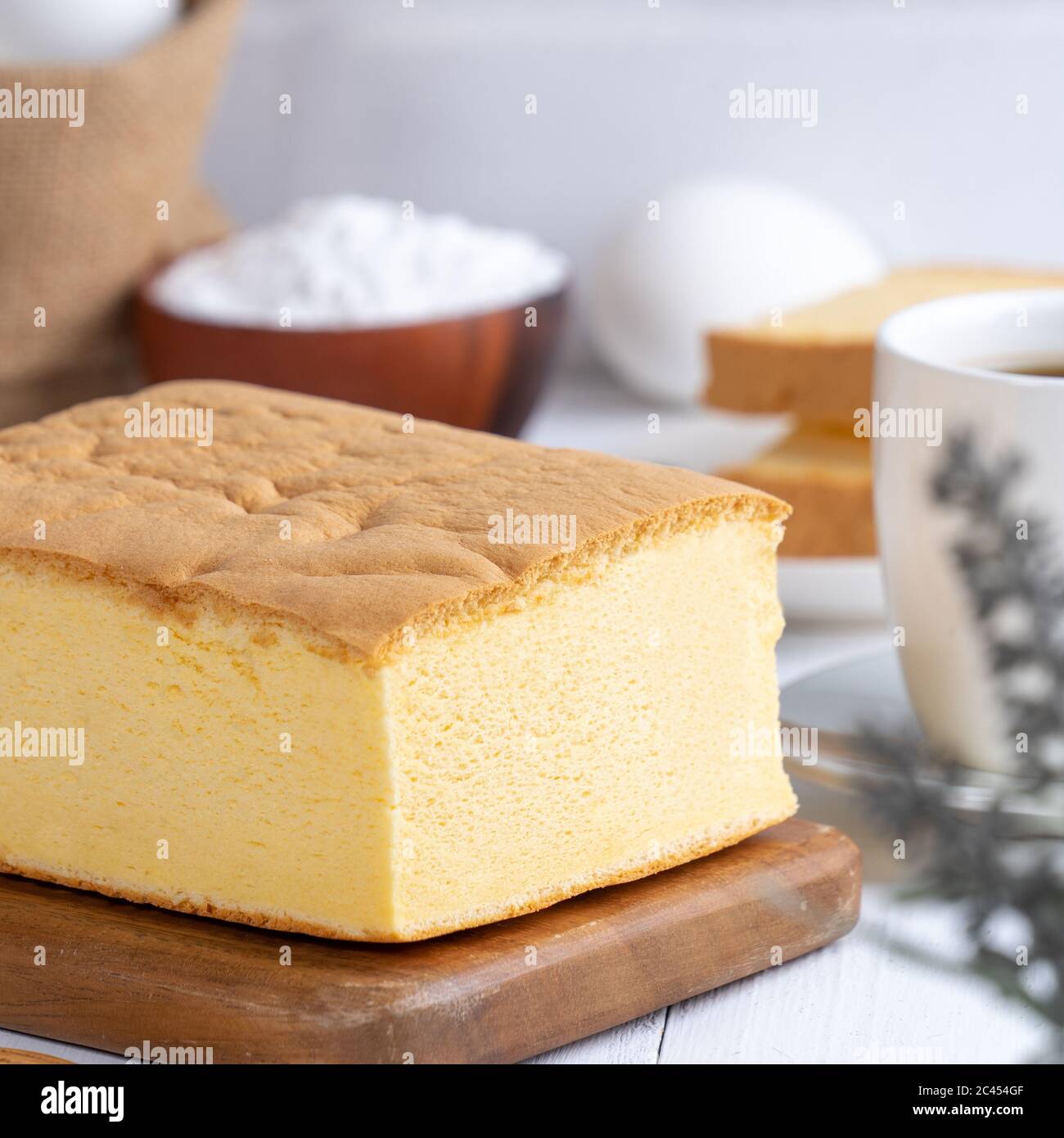 Plain classic Taiwanese traditional sponge cake (Taiwanese castella