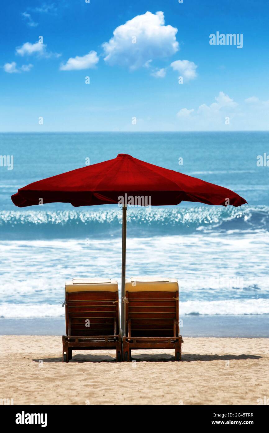Tropical beach vacation hi-res stock photography and images - Alamy