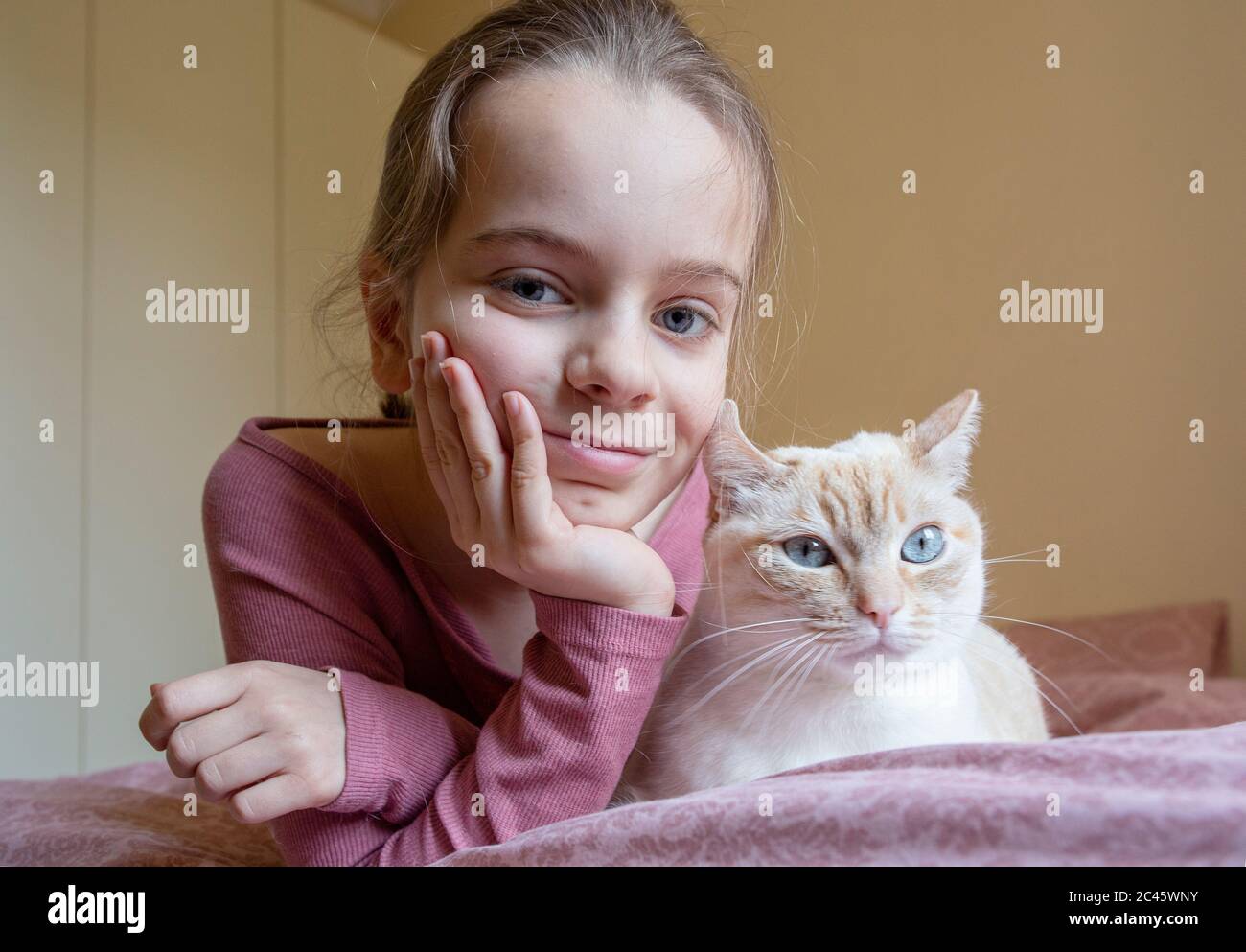 Pre teen girl bed hi-res stock photography and images - Alamy