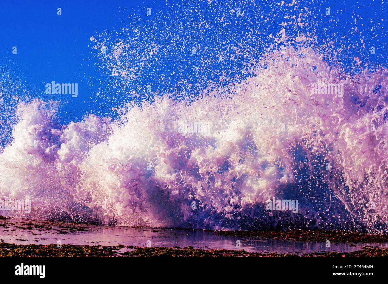 Beautiful foamy waves splashes hi-res stock photography and images - Alamy