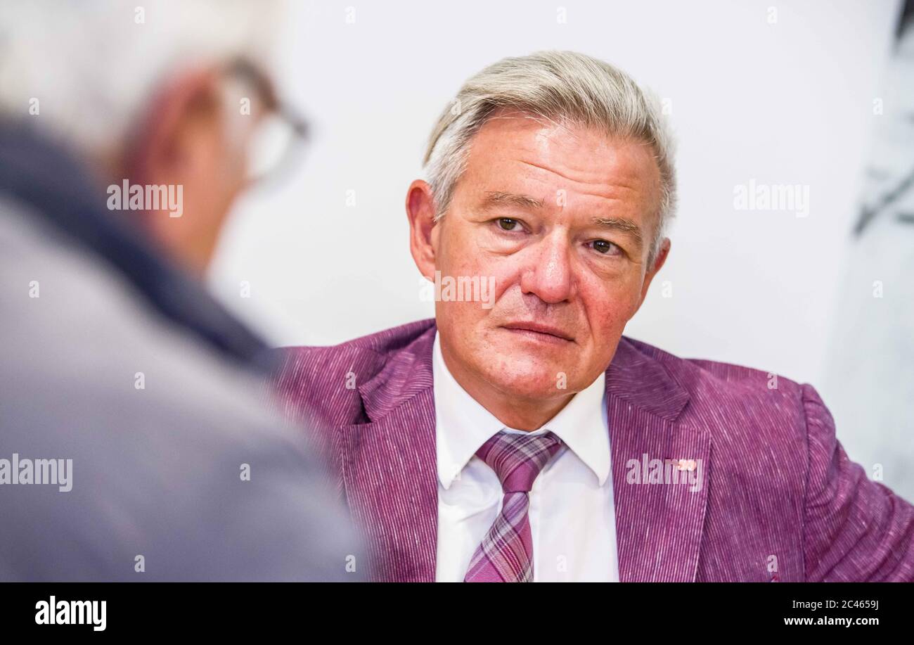 Munich, Bavaria, Germany. 24th June, 2020. Horst Arnold, the head of the Bavarian SPD-Landtagsfraktion, lobbed in a press conference that the Minister-President of Bavaria, Markus Soeder, has denied parliamentary involvement in the democratic processes of the state. The current state of affairs, it is alleged, have led to a violation of rights under the Parliamentary Participation Laws (Parlamentsbeteiligungsgesetz). Further themes included the necessity to improve assistance for artists and cultural workers. Credit: Sachelle Babbar/ZUMA Wire/Alamy Live News Stock Photo