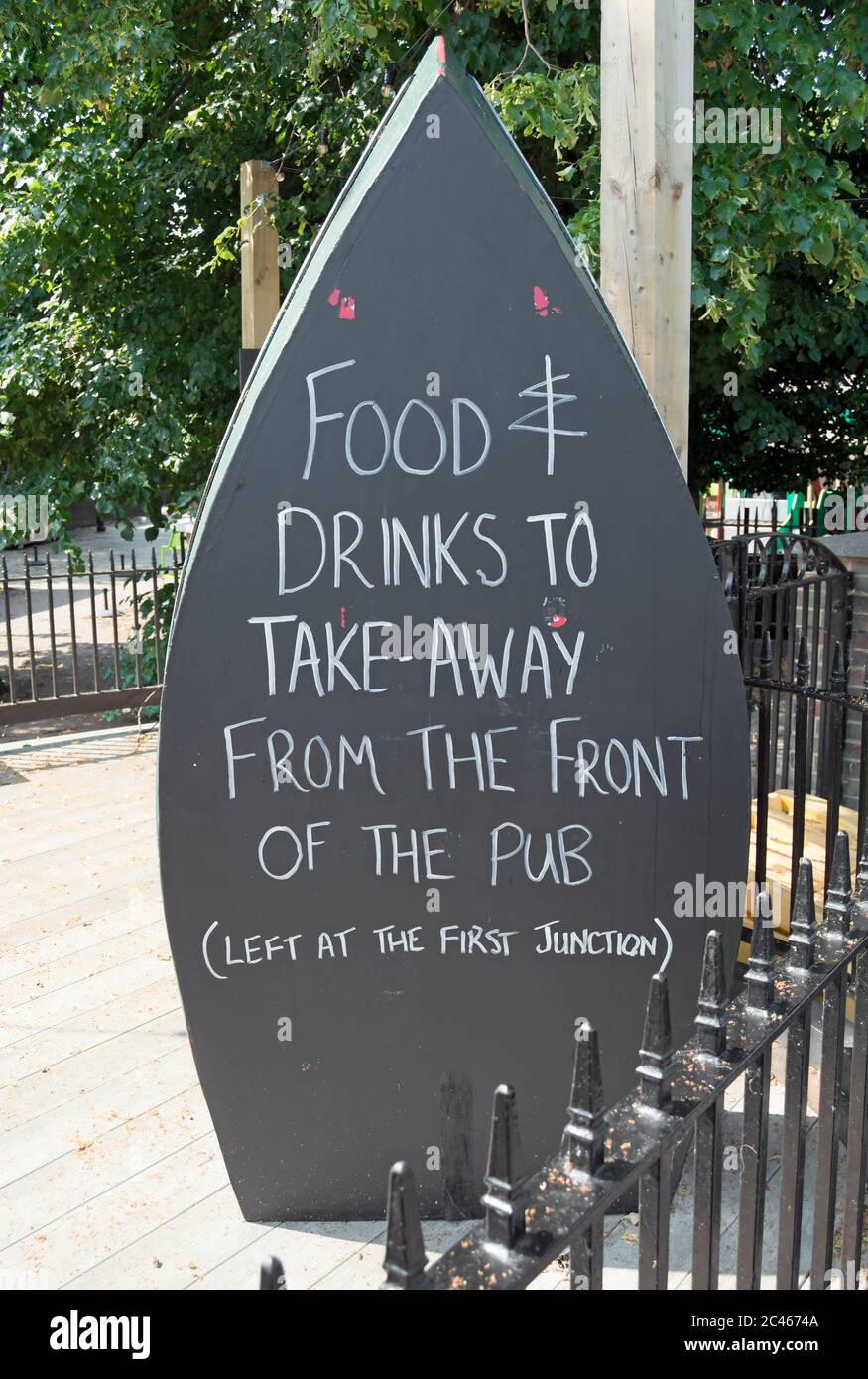 boat-shaped takeaway food and drink notice during the 2020 covid-19 lockdown at the anglers pub, teddington, middlesex, england Stock Photo