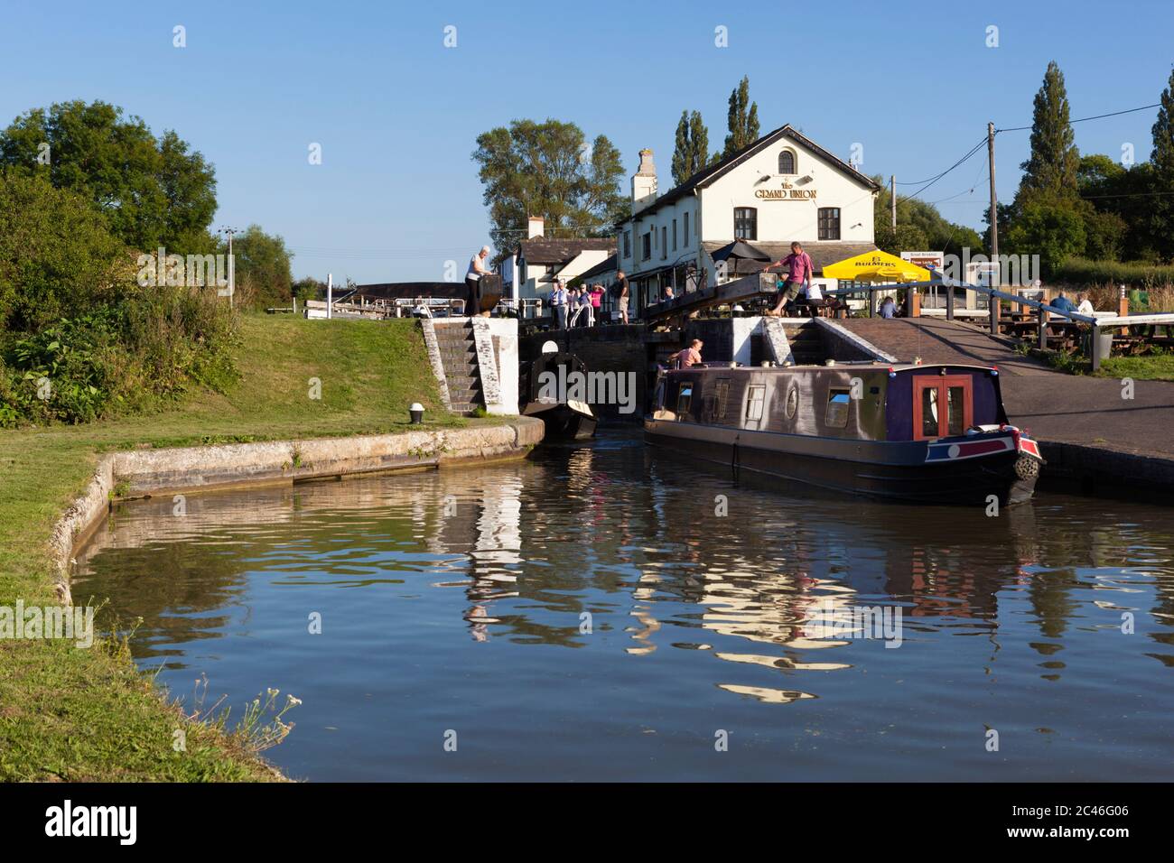 The Three Locks pub on the Grand Union Canal, Near Stoke Hammond, Buckinghamshire, England, United Kingdom Stock Photo
