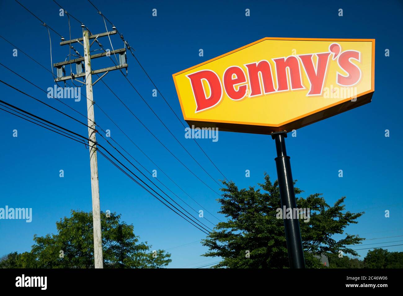 Denny s logo on wall editorial stock photo. Image of stone - 217528143