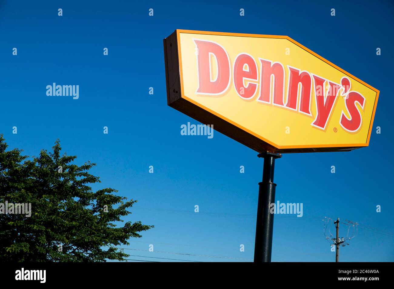 Denny s logo on wall editorial stock photo. Image of stone - 217528143