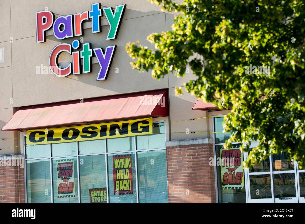 'Store Closing' signage outside of a Party City retail store location in Hanover, Pennsylvania on June 12, 2020. Stock Photo