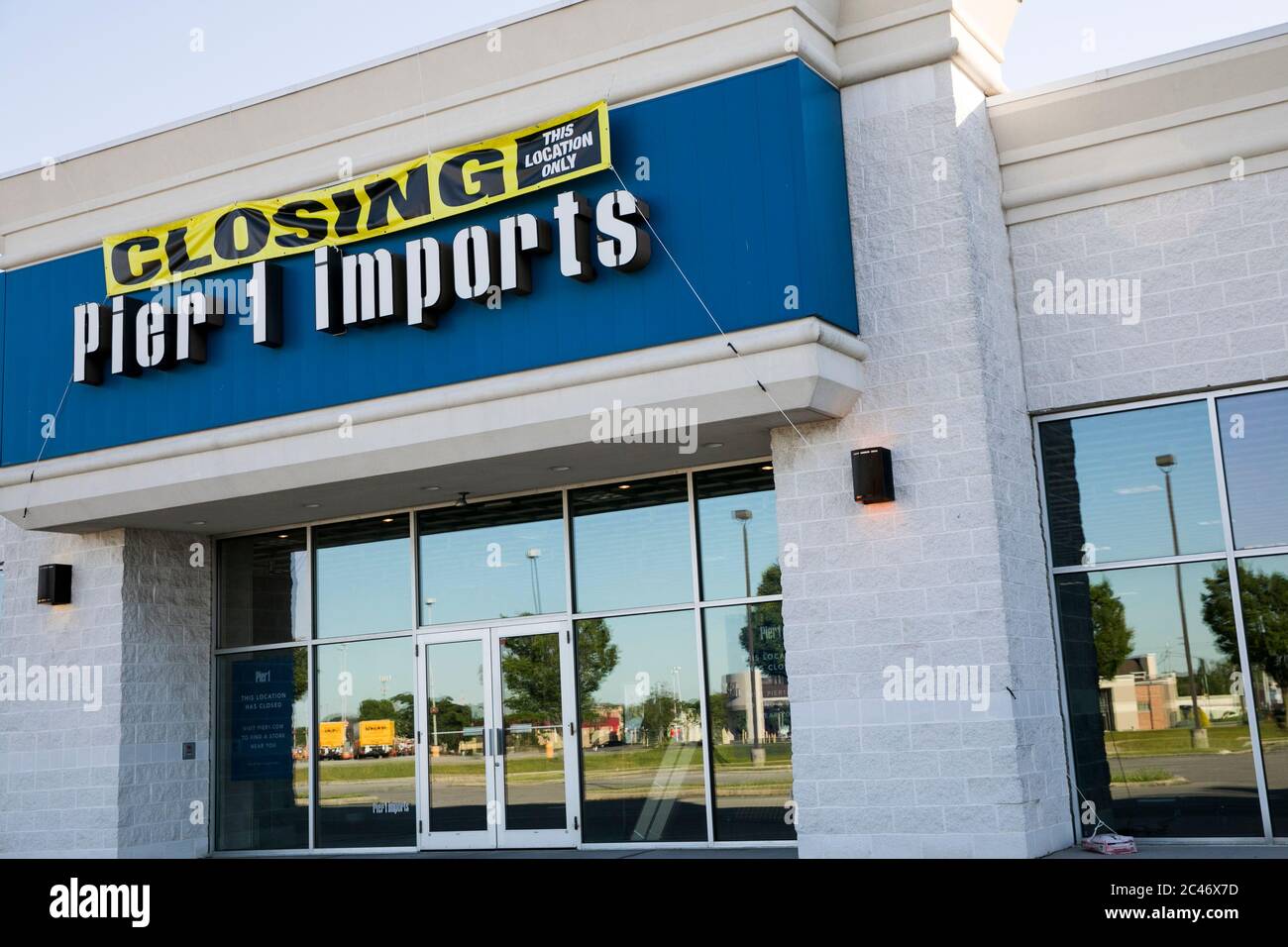 'Store Closing' signage outside of a Pier 1 Imports retail store location in Hanover, Pennsylvania on June 12, 2020. Stock Photo
