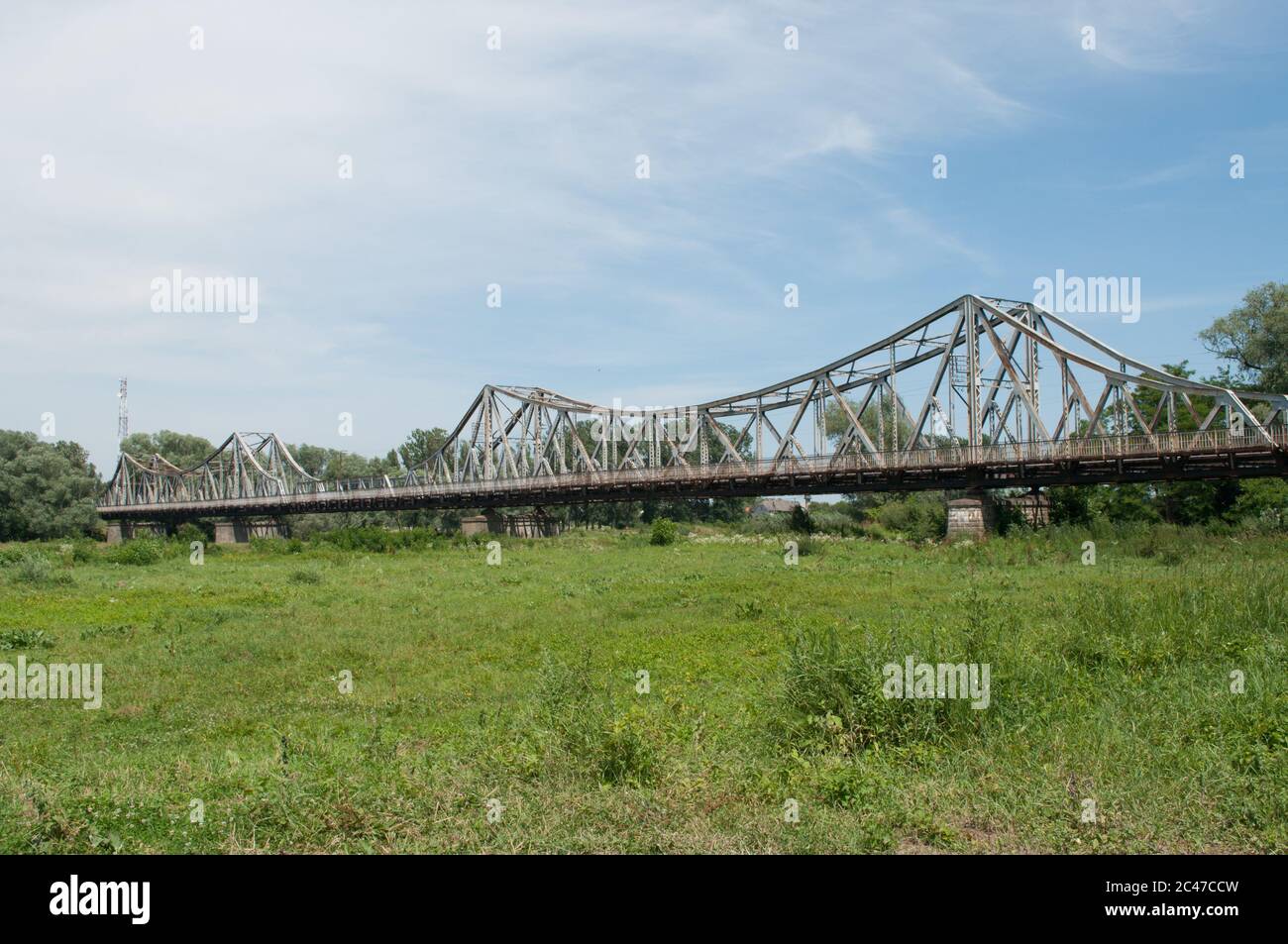 Abandoned steel bridge span hi-res stock photography and images - Alamy
