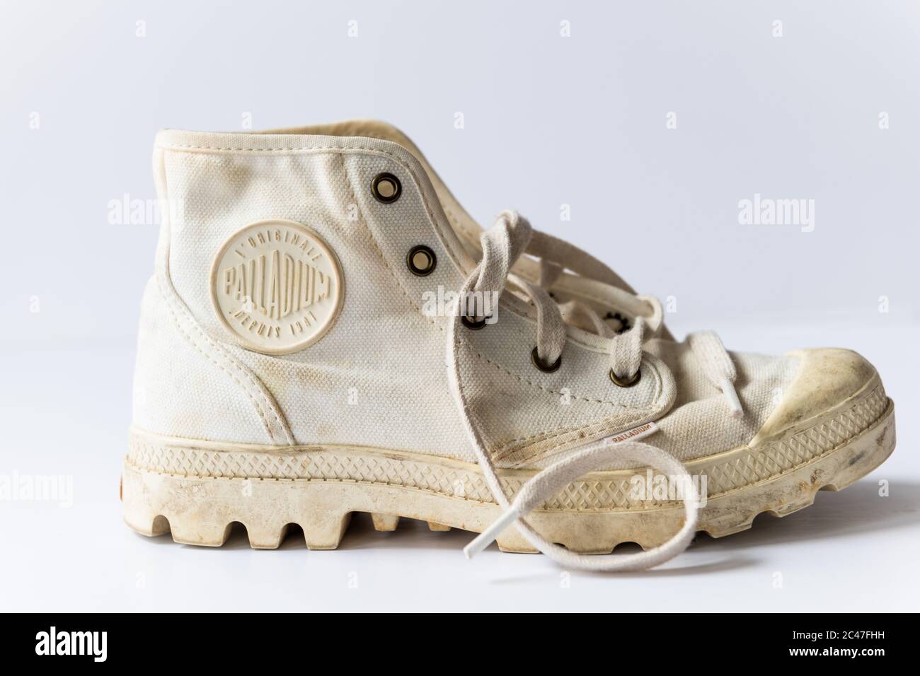 French shoes hi-res stock photography and images - Alamy