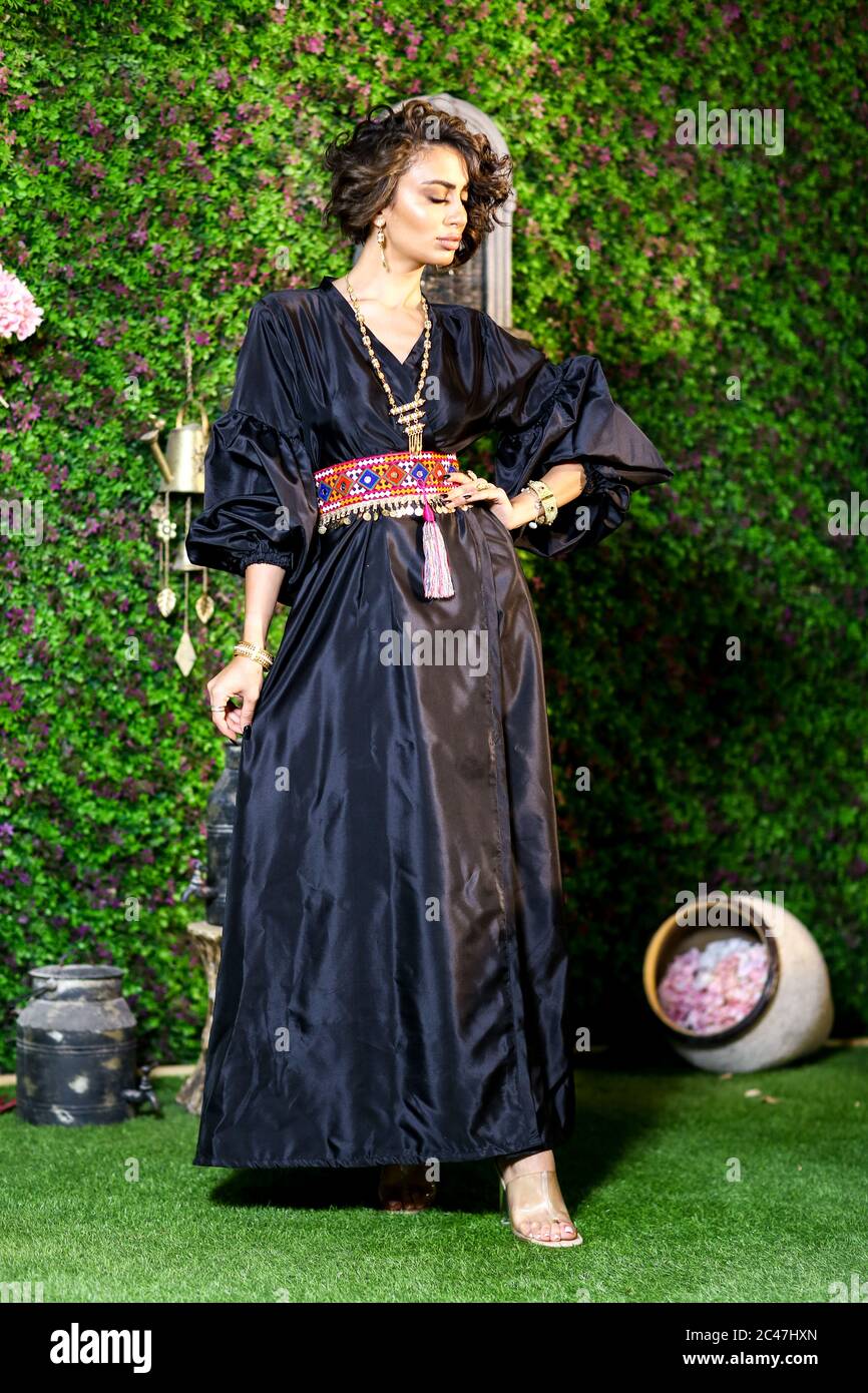 Arab Women in Traditional arab Dress Stock Photo - Alamy