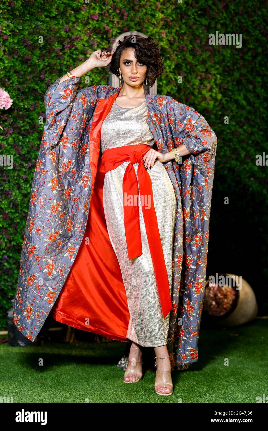 Arab Women in Traditional arab Dress Stock Photo - Alamy