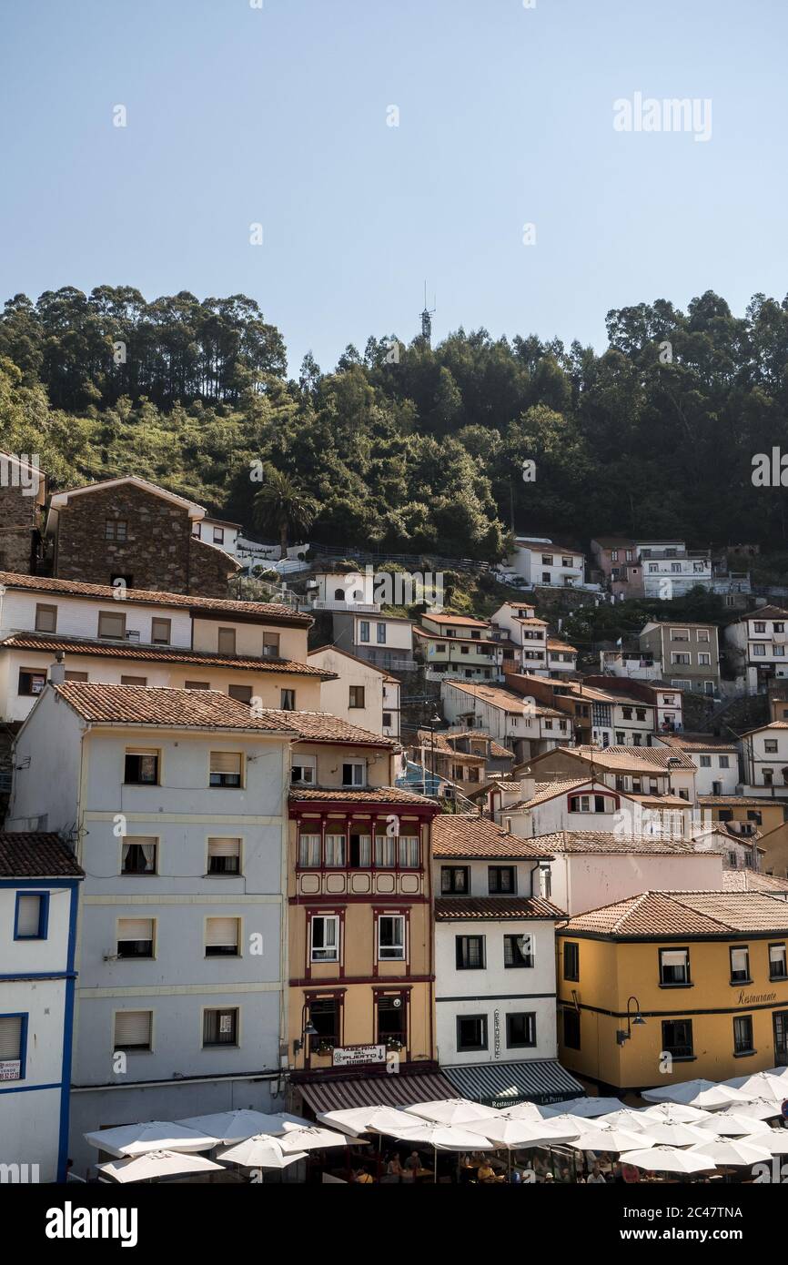 colorful-houses-under-a-blue-sky-in-the-coastal-town-of-cudillero-in